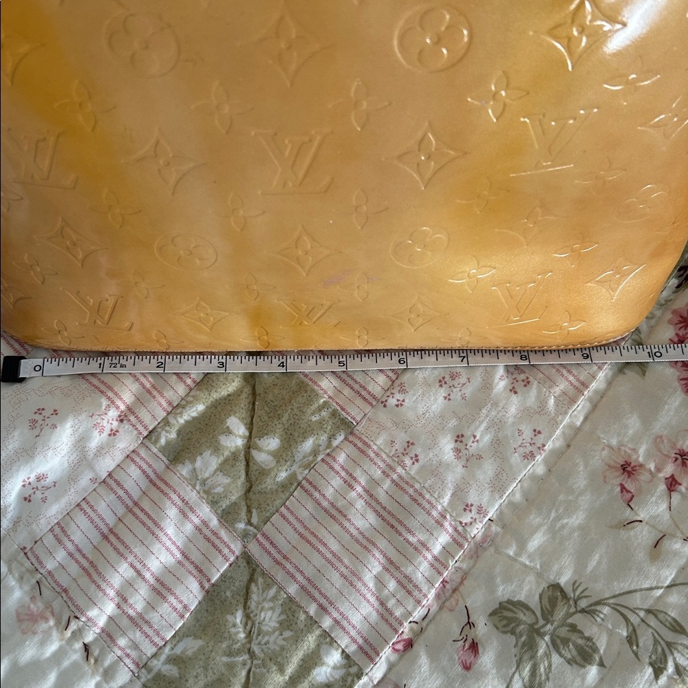 Louis Vuitton Shiny Vernis Gold Tote - Picture 3 of 16